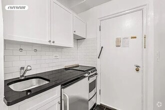 Building Photo - 310 E 44th St
