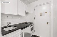 Building Photo - 310 E 44th St