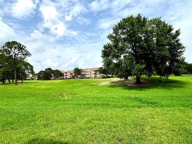 Building Photo - 14037 Fairway Island Dr