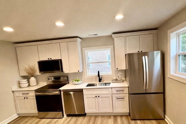 Building Photo - 603 McPherson St