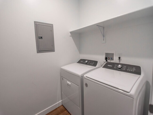 Building Photo - 2308 E 830 S