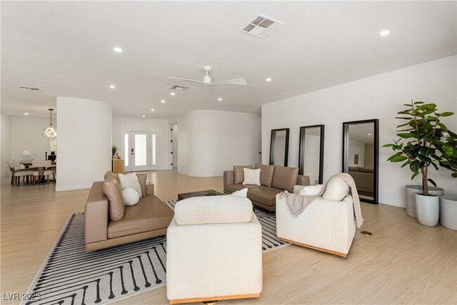 Building Photo - 7271 Loma Alta Cir