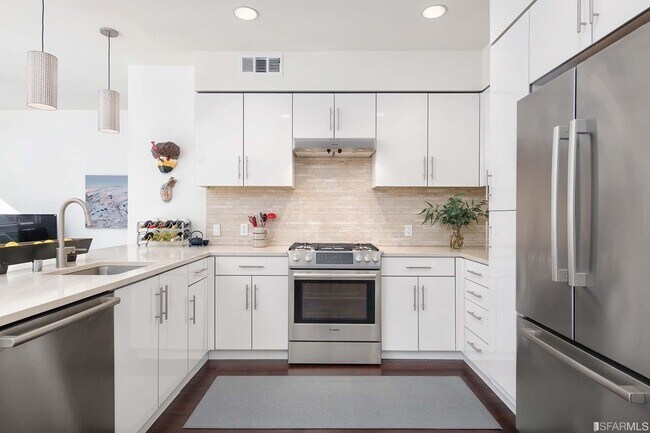 Building Photo - 555 Innes Ave