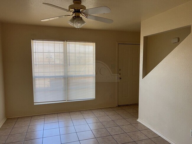 Building Photo - 4204 Gus Dr