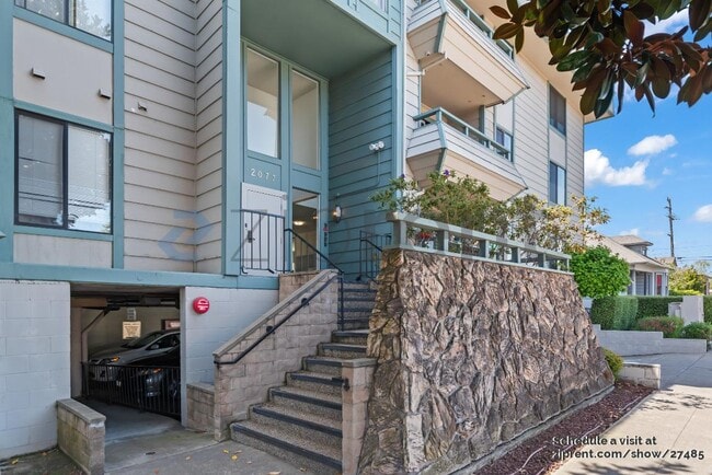 Building Photo - 2077 Washington Ave