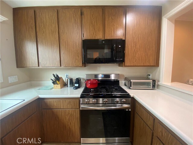 Building Photo - 73 Thicket