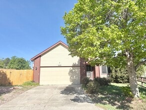 Building Photo - Moved in ready home on Turkey Tracks