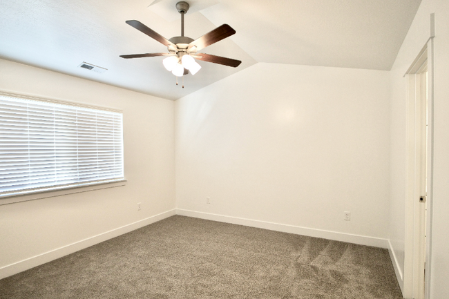 Building Photo - 278 W 700 N