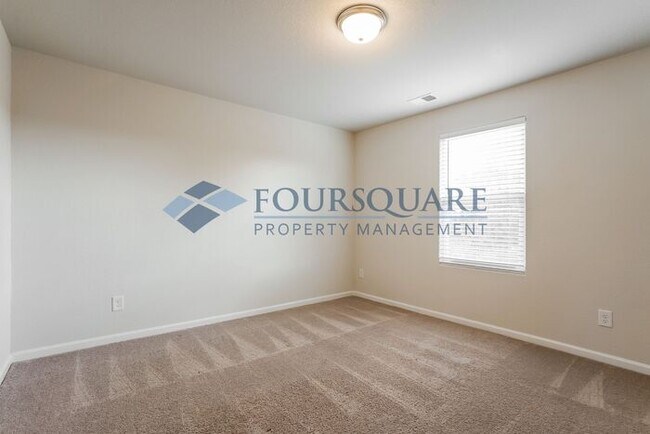 Building Photo - SPACIOUS HOME in Autumn Lakes with a FLEXIBLE FLOOR PLAN AND SOLAR PANELS, 5 BEDS 2.5 BATH