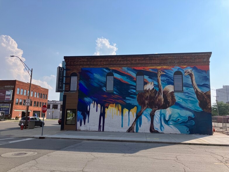 Building Photo - 1137 N Superior St