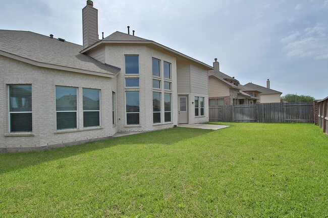 Building Photo - 606 Whitney Oaks Ln