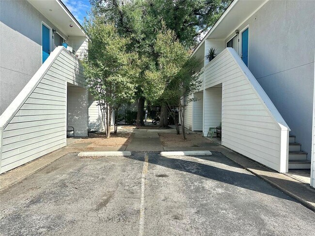 Building Photo - 4411 Guadalupe St