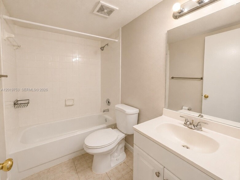 Building Photo - 3410 Foxcroft Rd