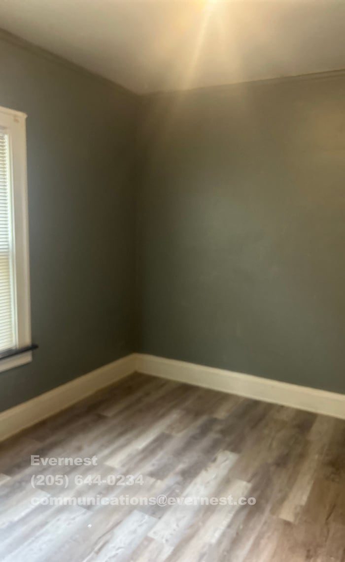 Building Photo - 3046 E 130th St