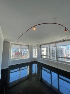 Building Photo - 33 W Ontario St