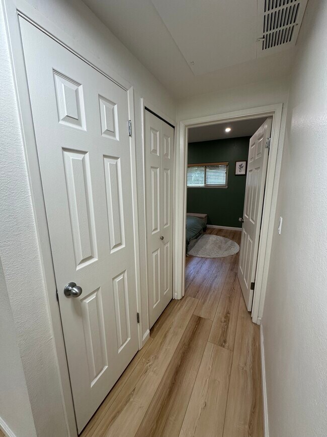 Building Photo - 1256 Stanhope Ln