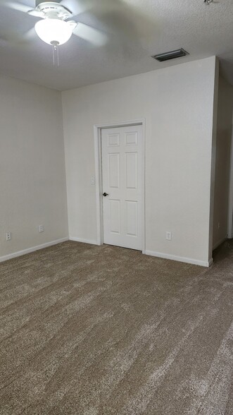 Master Bedroom - 1594 Common Way Rd