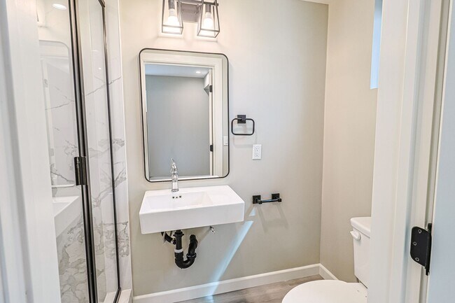 Building Photo - Luxury new construction 4 bed/4 bath in a ...