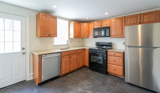 Building Photo - Charming 2BR in the Heart of East Passyunk — Steps to Philly's Best Dining!