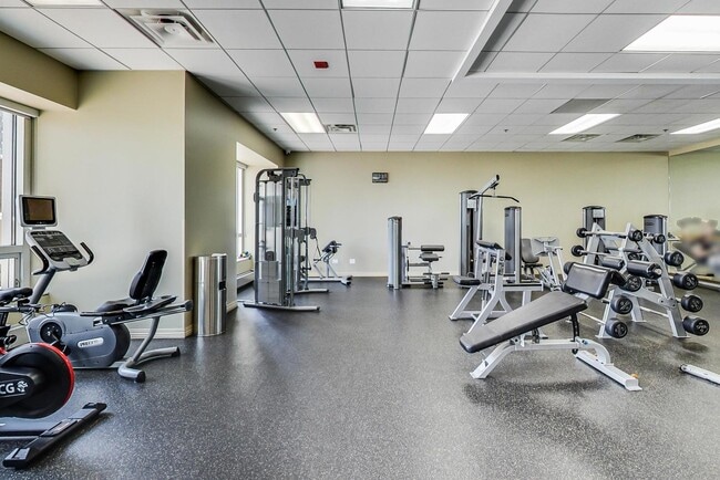 Building Photo - 512 N McClurg Ct