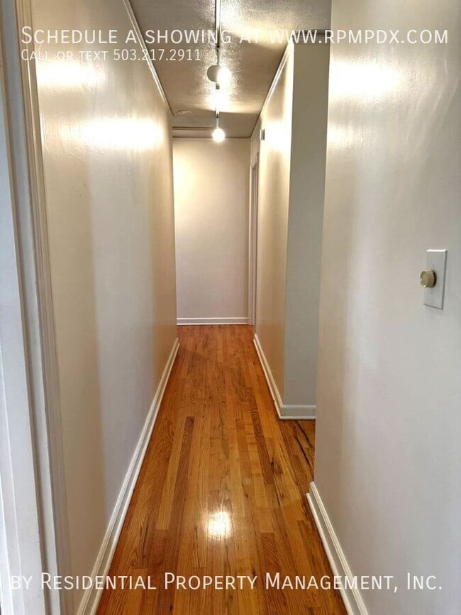 Building Photo - 1938 SW Edgewood Rd