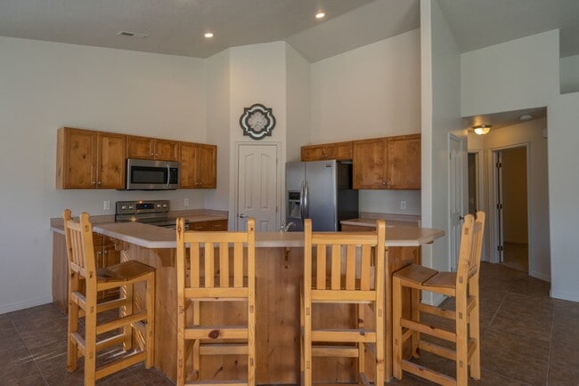 Building Photo - Beautiful 3 Bedroom Home Near Snow Canyon Parkway