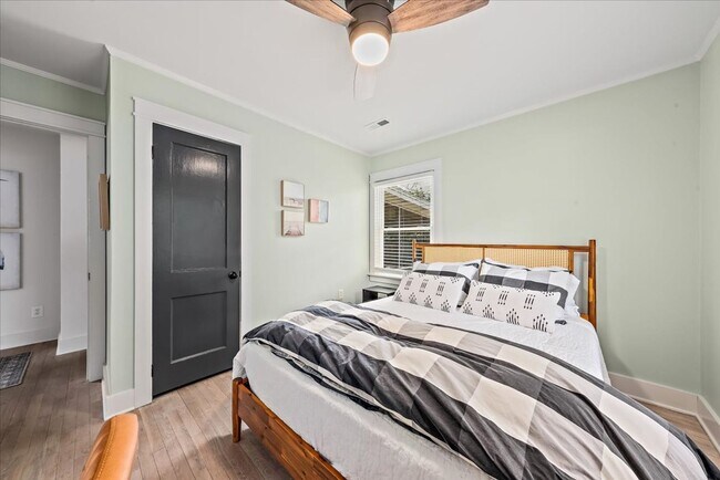 Building Photo - Old Village Cottage -Fully Furnished