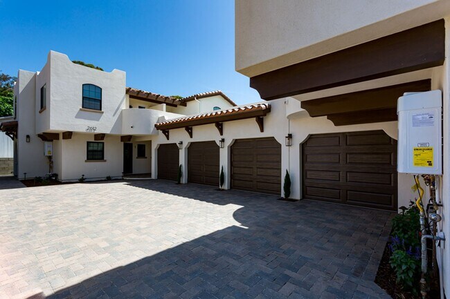 Building Photo - 2610-2612 Juan Street