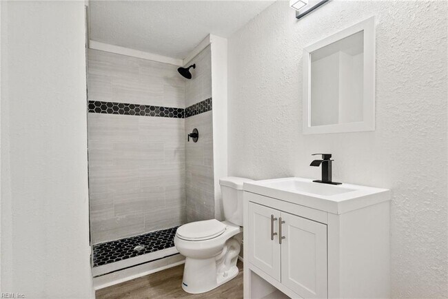 Building Photo - 869 Rugby St