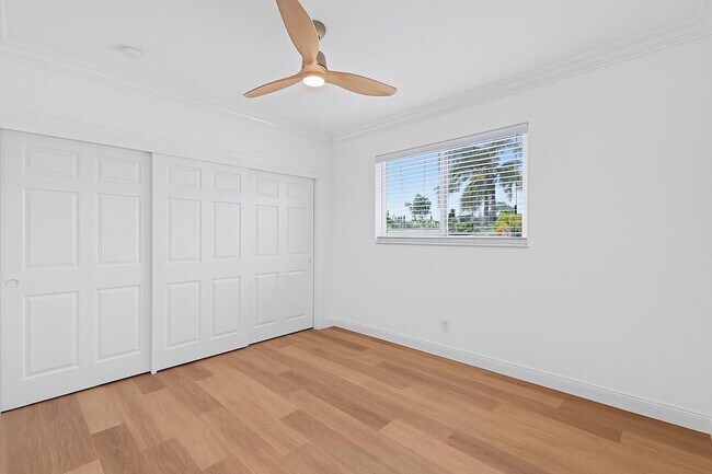 Building Photo - 1517 NW 12th Ave