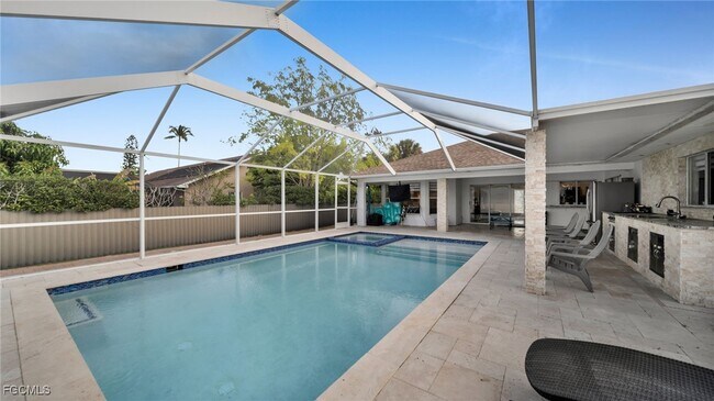 Building Photo - 3730 SE 4th Ave