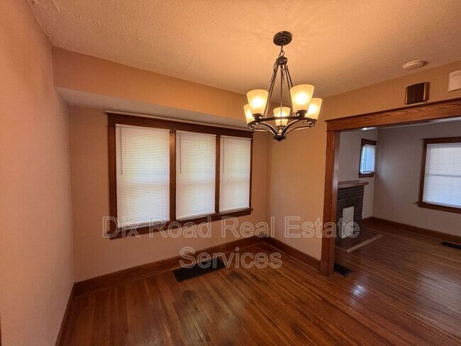 Building Photo - 424 Shafor St