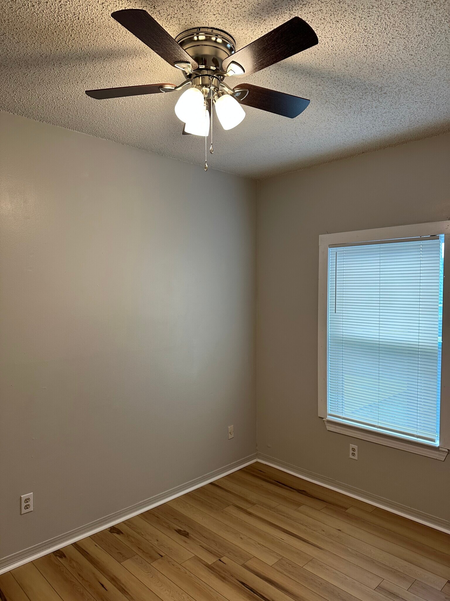 Building Photo - 219 N Carys Ln