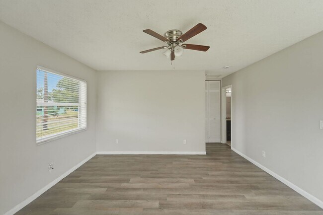 Building Photo - Charming & Spacious 2-Bedroom Home with Modern Finishes and Outdoor Living at 793 Crawford St, De...