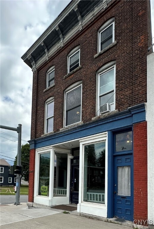 Primary Photo - 15 Bridge St