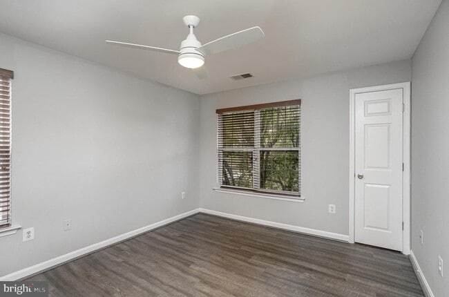 Building Photo - 1060 Gardenview Loop