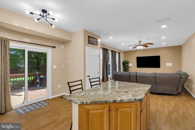 Building Photo - 6802 Dewars Way