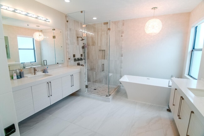 Building Photo - 8305 Fishhawk Falls Ct