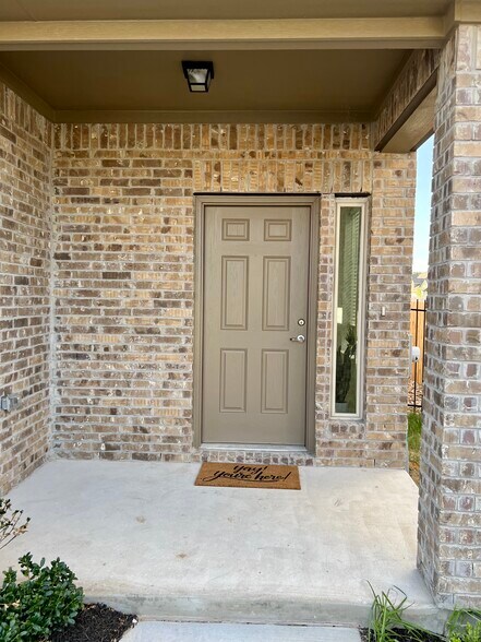 Front Door - 512 Turkey Creek Cv