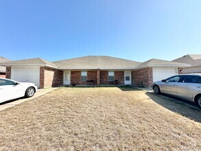 Building Photo - 3804 Uvalde Dr