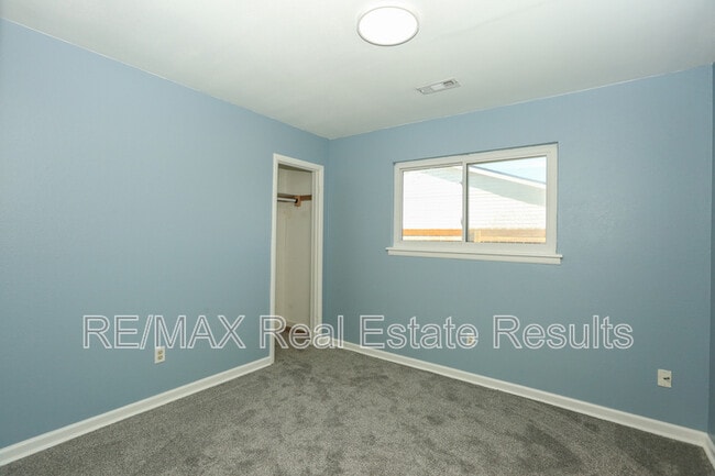 Building Photo - 1314 W Margaret Pl