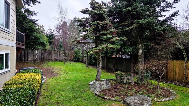 Building Photo - 11734 82nd Ave NE