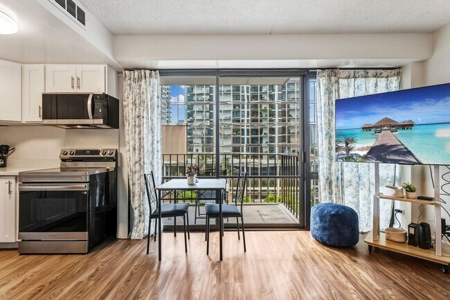 Building Photo - Downtown Honolulu Condo - AC . W/D . Full Kitchen