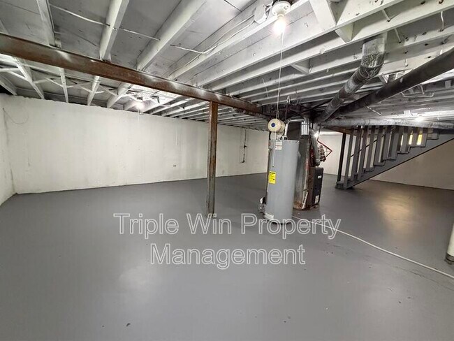 Building Photo - 1113 Highmont Dr