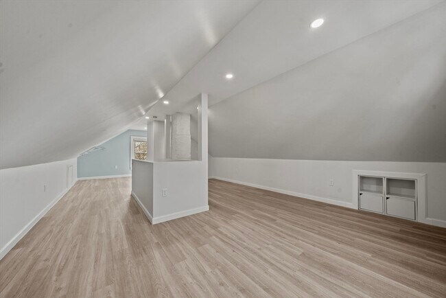 Building Photo - 7 Sweetser Ave