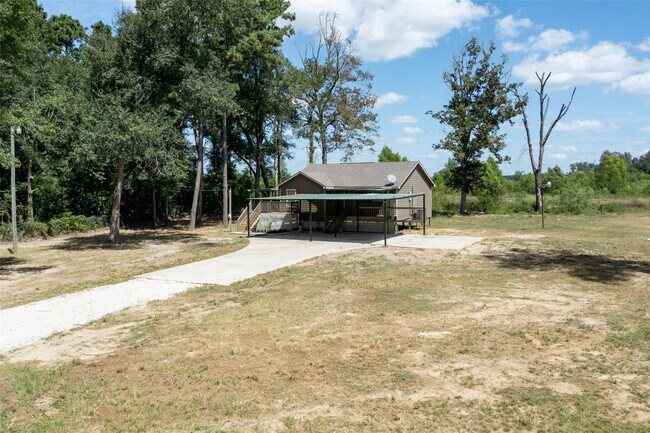 Building Photo - 1906 County Rd 3434N
