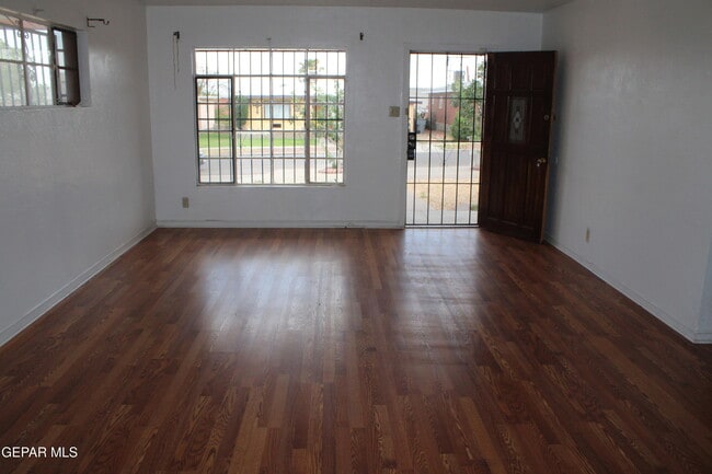 Building Photo - 3221 Monroe Ave