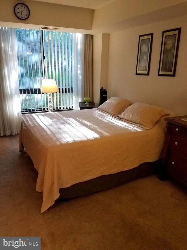 Building Photo - 1808 Old Meadow Rd