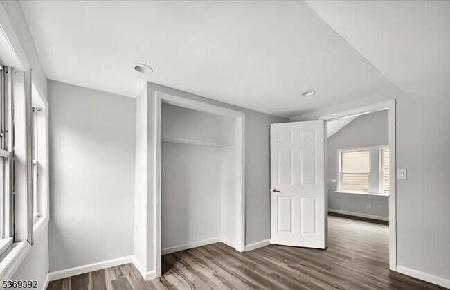 Building Photo - 27 Berkeley Pl