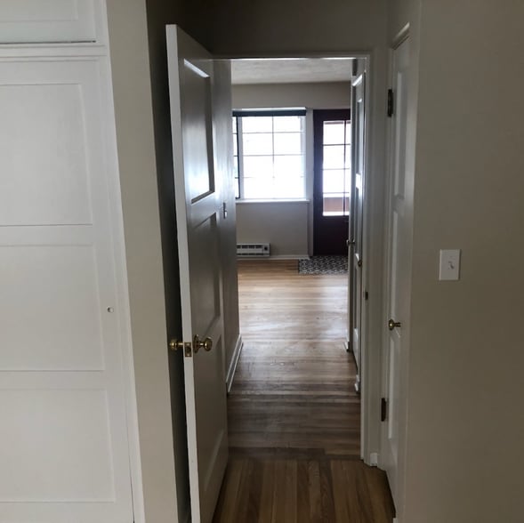 Building Photo - 1227 S Division St